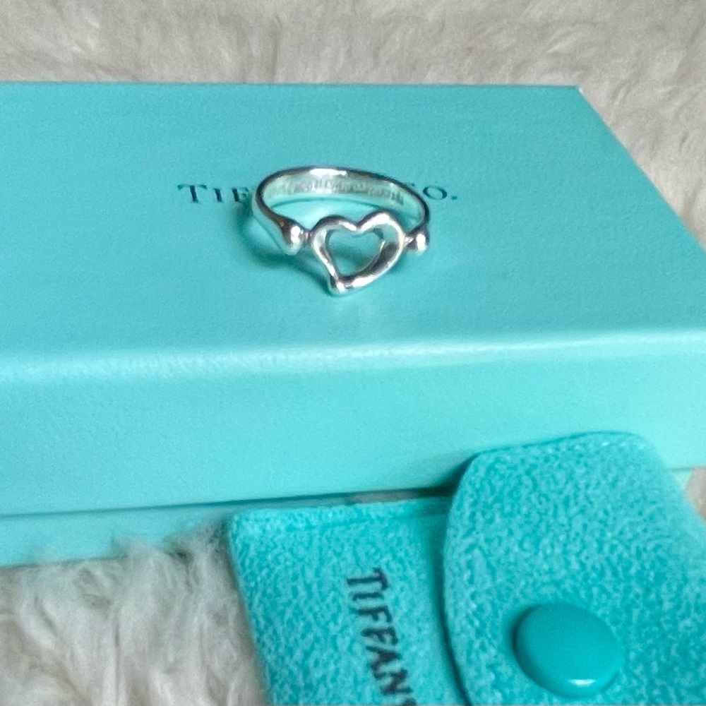 Tiffany & co Ring , Elsa Peretti. Size 5